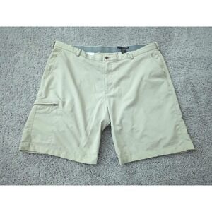 Greg Norman Shorts Mens 42 Beige Inseam: 8.5" Golf Performance Casual